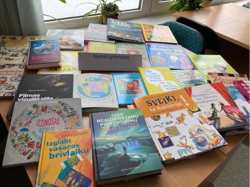 Jaunākās daiļliteratūras grāmatas bibliotēkā 2022.gadā