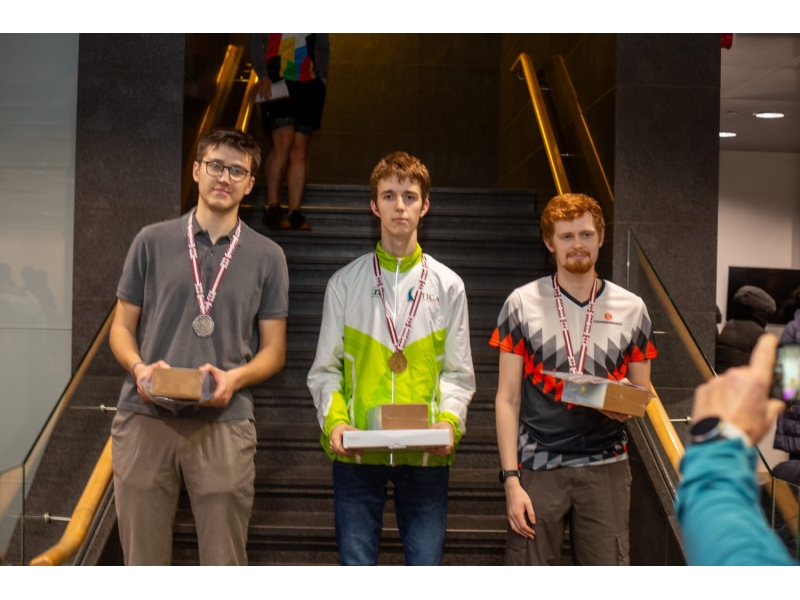 Maksims Rogožins kļūst par Latvijā pirmo telpu orientēšanās čempionu 