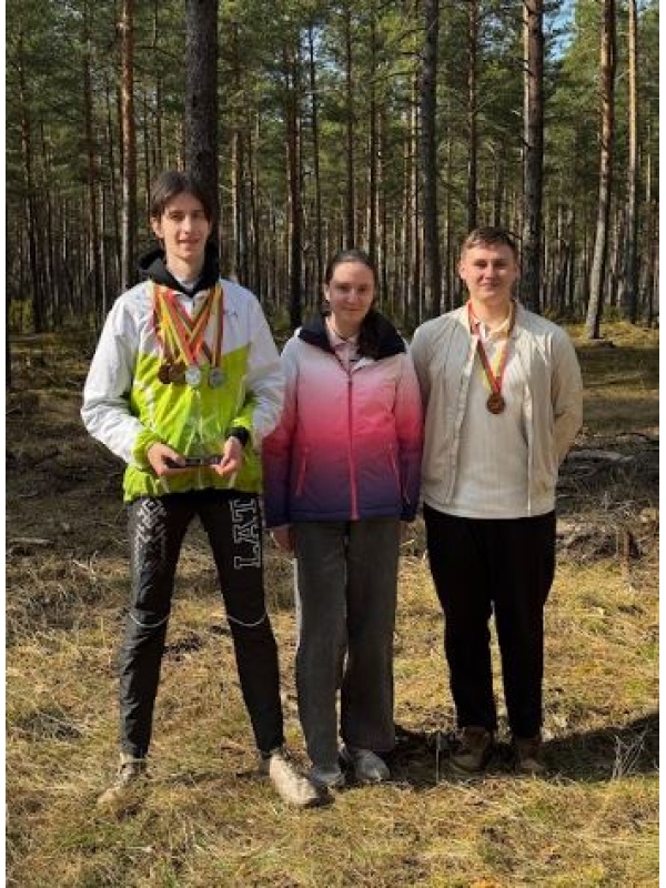 BJC “Jaunība” orientieristi pārliecinoši atklāj 2026. gada sezonu ar augstiem rezultātiem Latvijā un Lietuvā